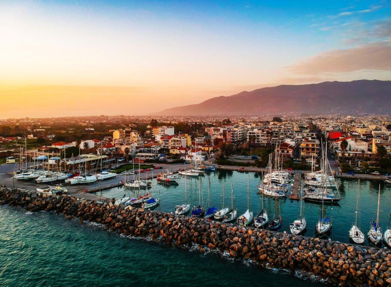 Kalamata'S Sunny Retreat Near The Historic Center Экстерьер фото