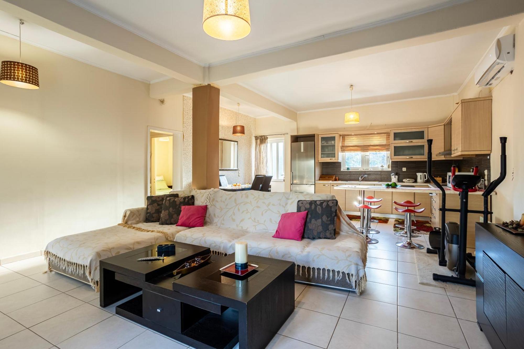 Kalamata'S Sunny Retreat Near The Historic Center Экстерьер фото