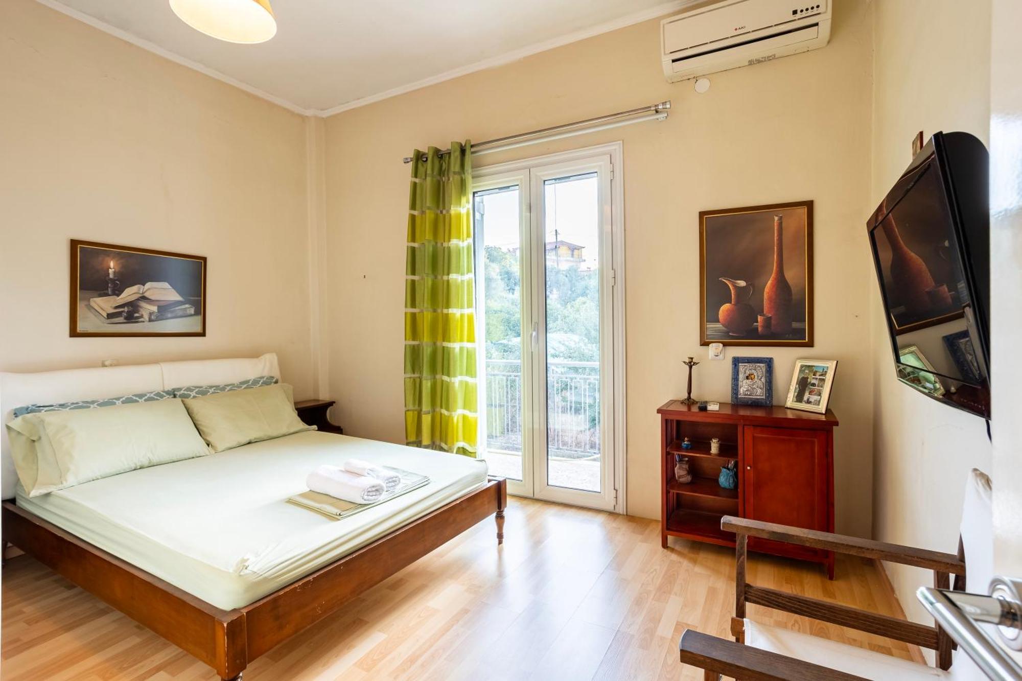 Kalamata'S Sunny Retreat Near The Historic Center Экстерьер фото