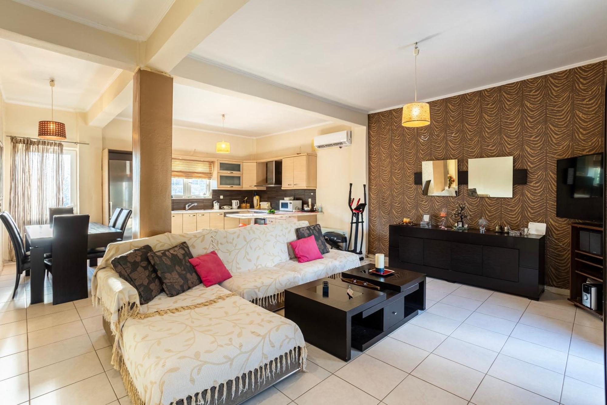 Kalamata'S Sunny Retreat Near The Historic Center Экстерьер фото