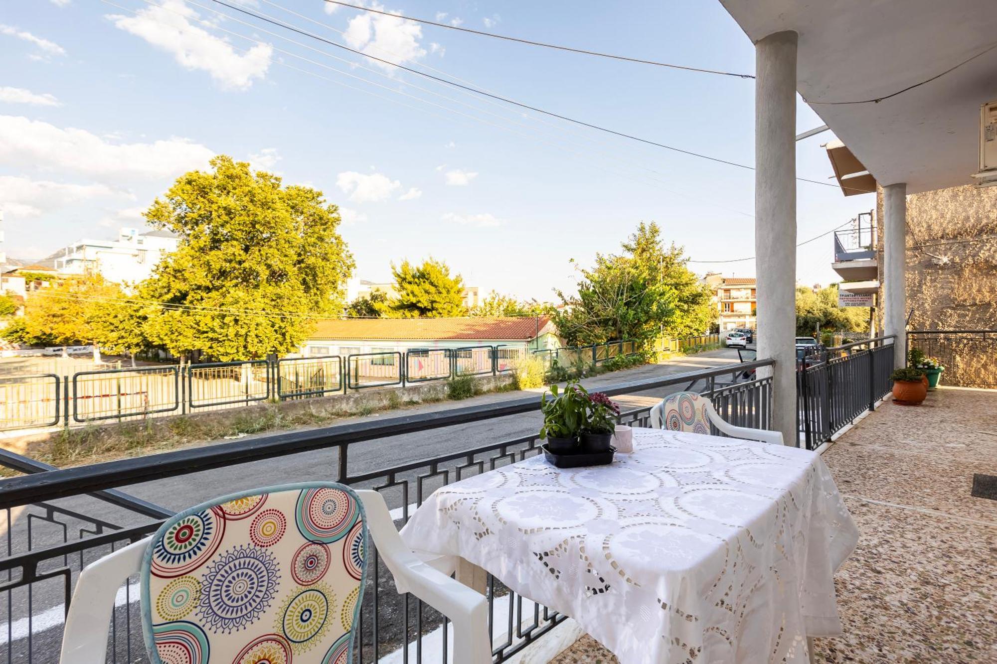 Kalamata'S Sunny Retreat Near The Historic Center Экстерьер фото